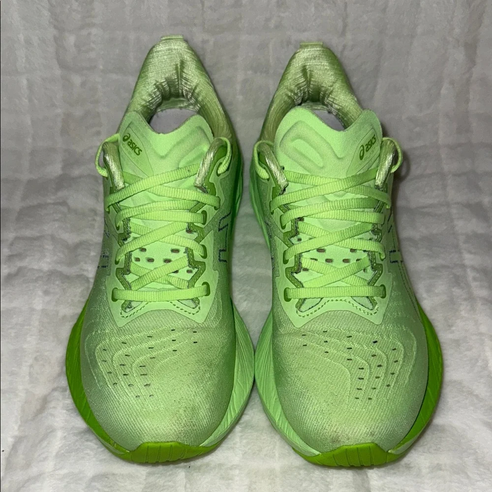 ASICS Novablast 4 Illuminate Green Running Shoes W9.5 2023 - Picture 1 of 16